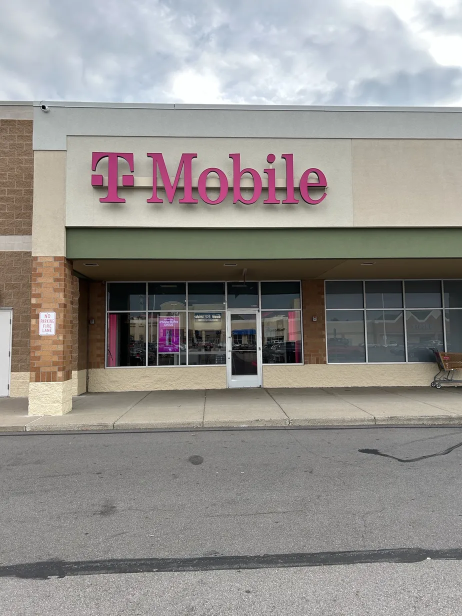  Exterior photo of T-Mobile Store at Frandor Shopping Center, Lansing, MI 