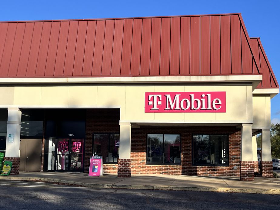 Exterior photo of T-Mobile Store at N Washington Hwy & England St, Ashland, VA