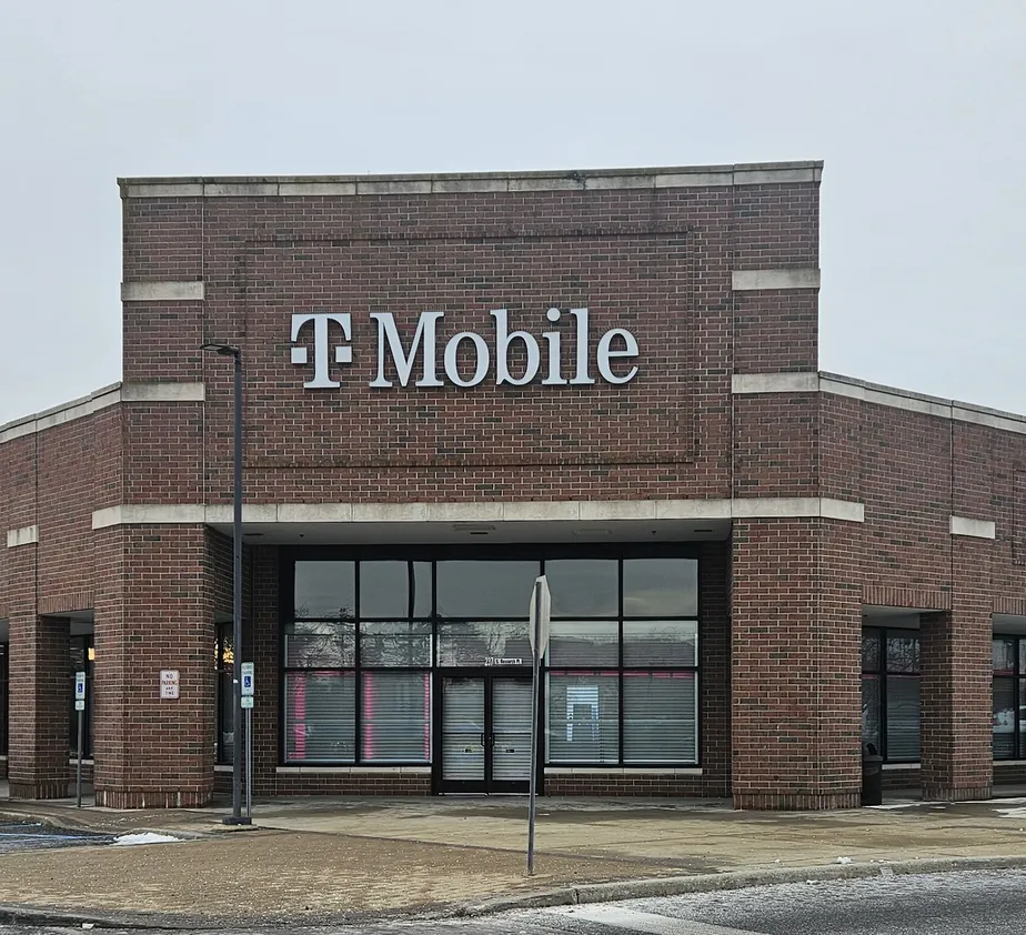  Exterior photo of T-Mobile Store at Carlton & South Research, Central Islip, NY 