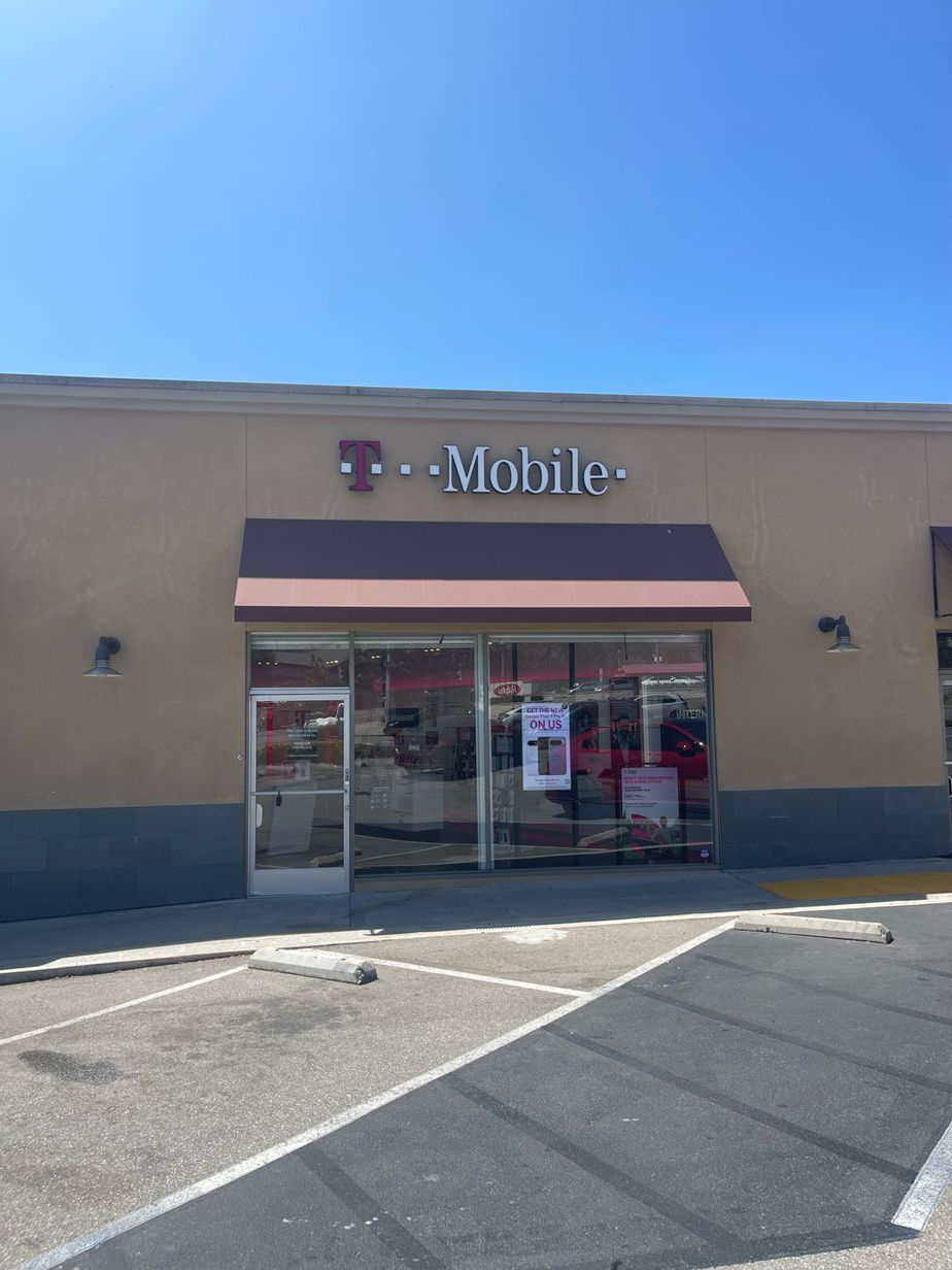 Exterior photo of T-Mobile Store at Foothill & Gould, La Canada, CA