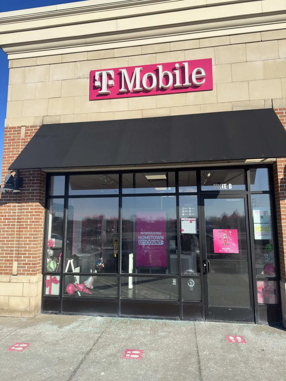 Exterior photo of T-Mobile Store at West Shore Dr & Riley St, Holland, MI