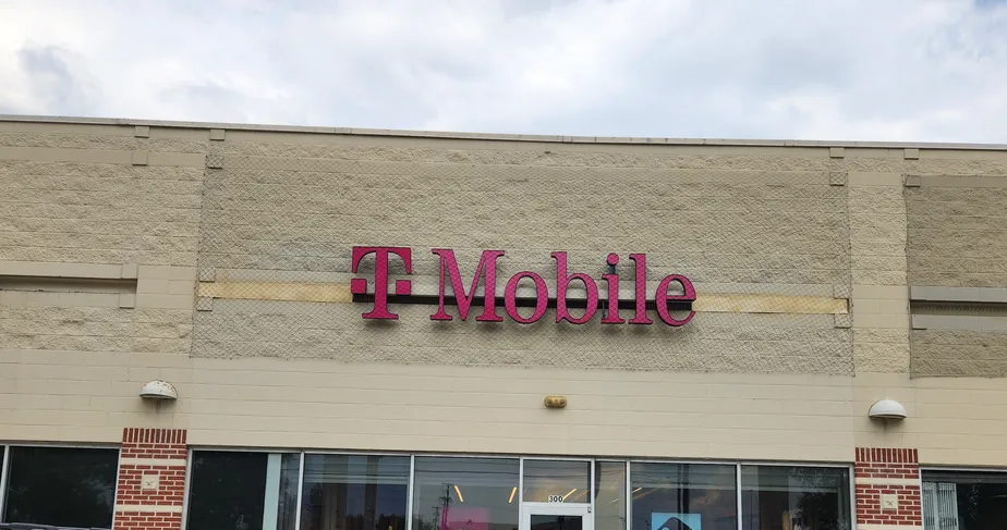 Foto del exterior de la tienda T-Mobile en Boardwalk, Round Rock, TX