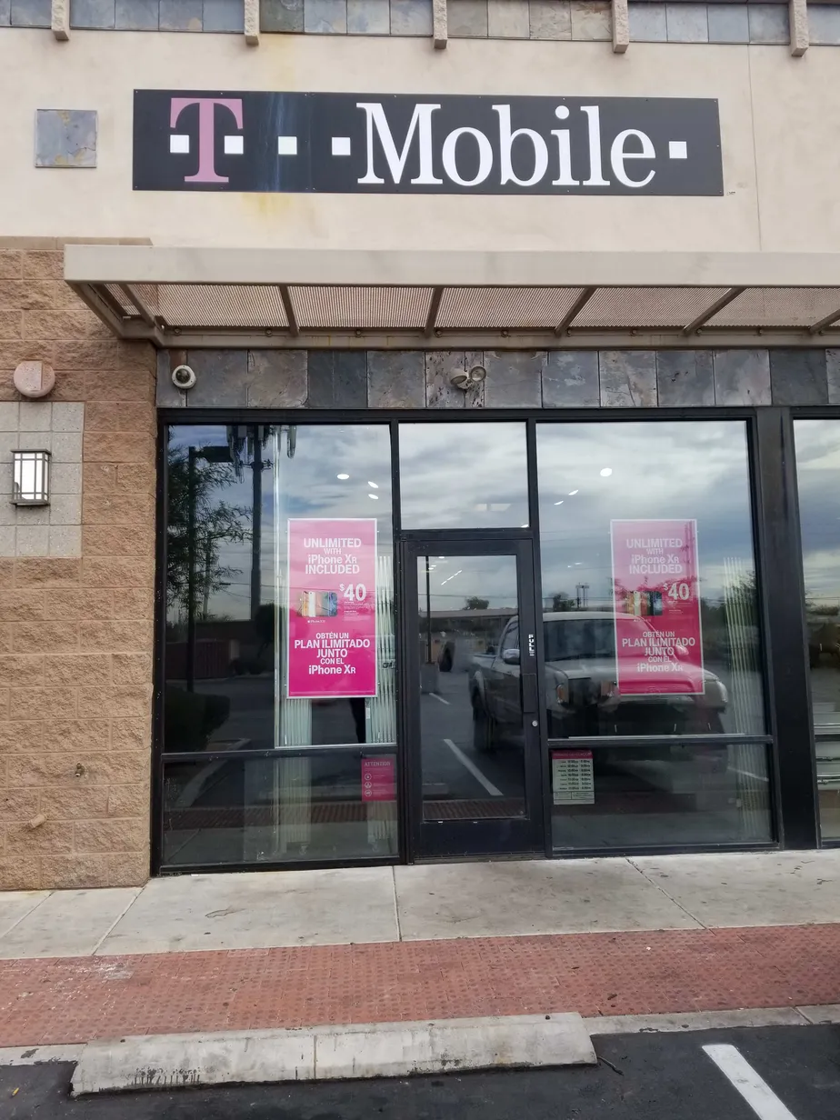 Exterior photo of T-Mobile store at Central & Southern, Phoenix, AZ