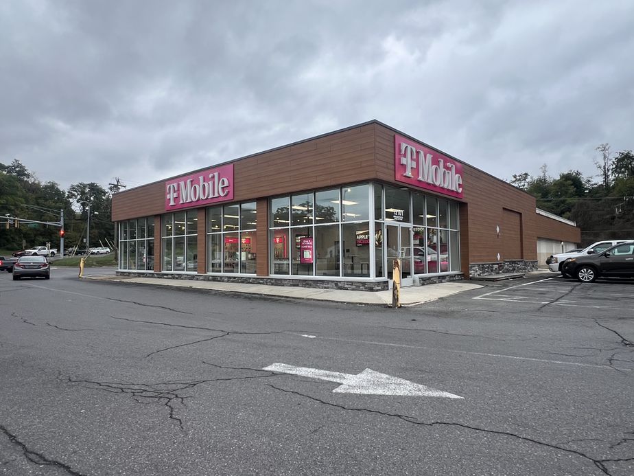Exterior photo of T-Mobile Store at Winchester Rd & Old Mcdonald Rd, Lavale, MD