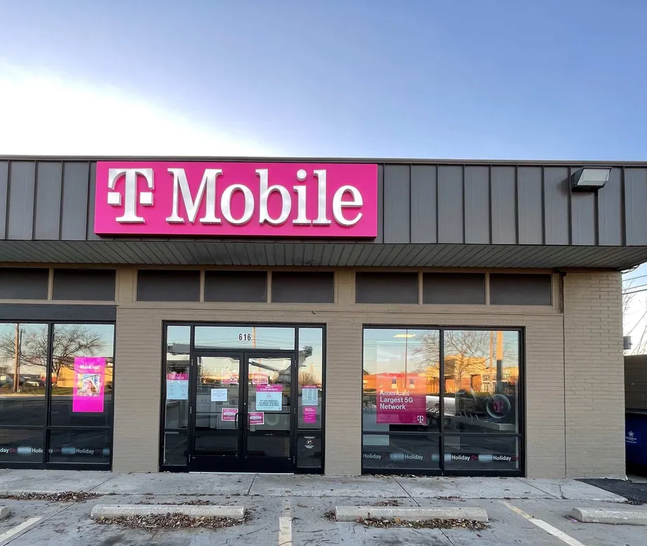 Exterior photo of T-Mobile store at Tillotson St & Midway Blvd, Elyria, OH
