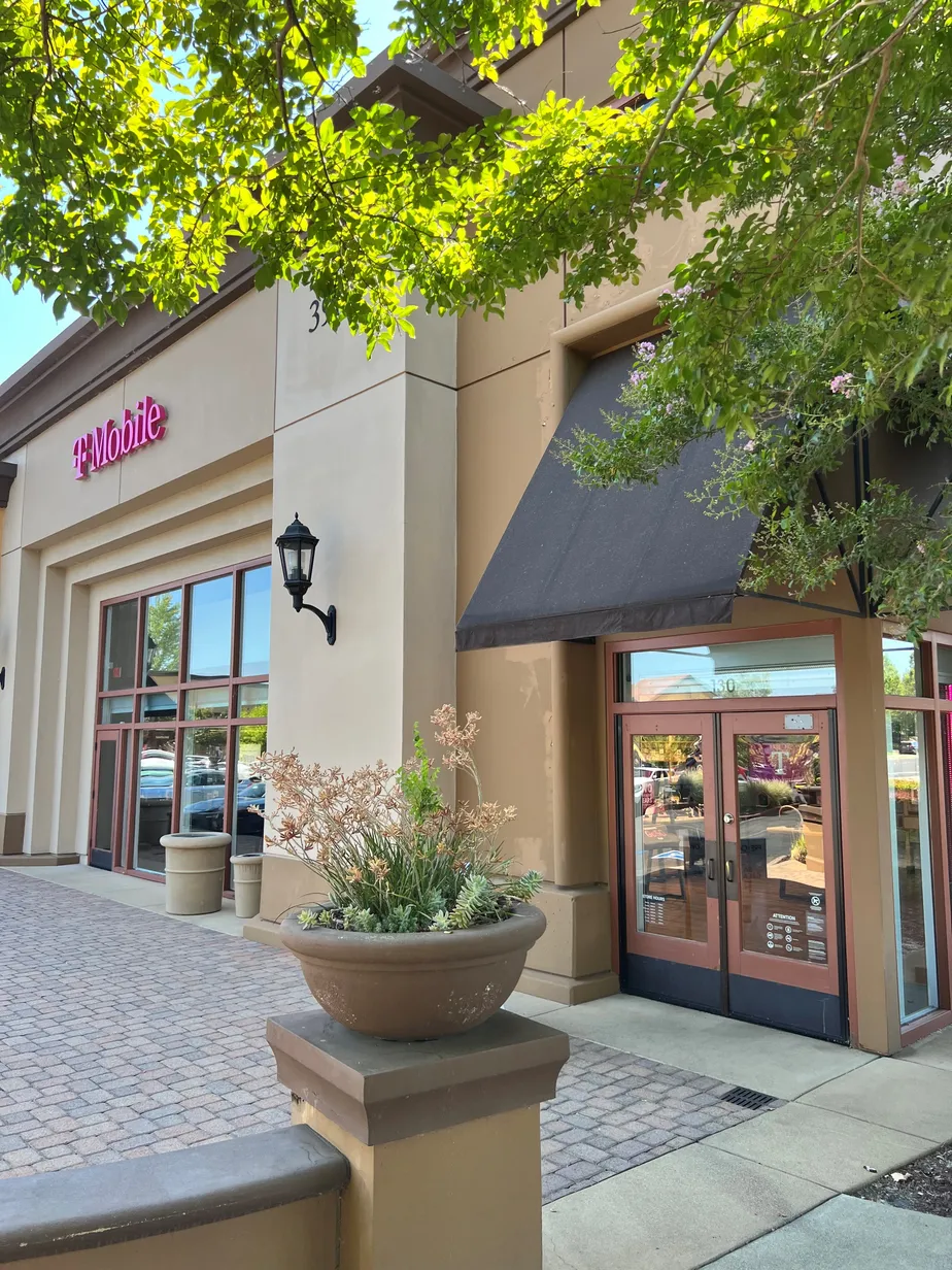 Exterior photo of T-Mobile Store at Douglas & Sierra College, Roseville, CA