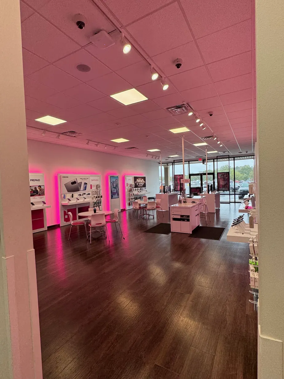  Interior photo of T-Mobile Store at Garbers Crossing, Rockingham, VA 
