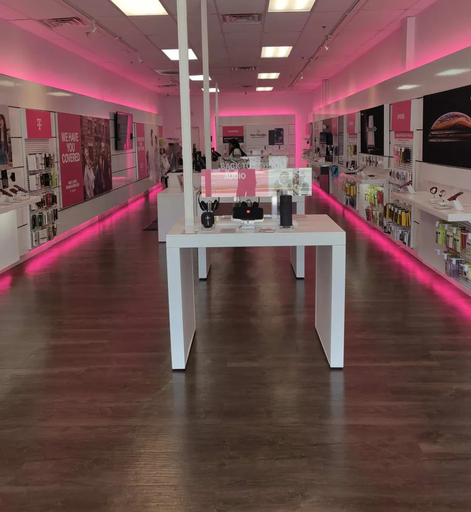Interior photo of T-Mobile Store at W Glebe Rd & MT Vernon Ave, Alexandria, VA