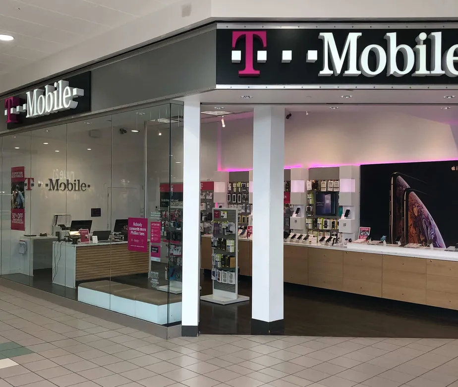 Exterior photo of T-Mobile store at Cumberland Mall 4, Vineland, NJ