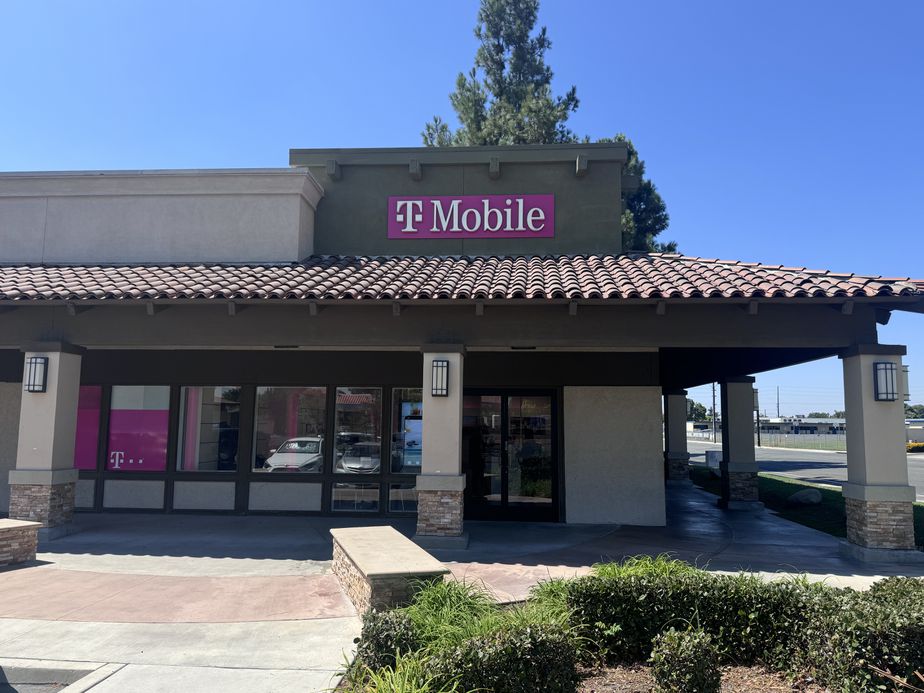 Exterior photo of T-Mobile Store at Central & Philadelphia, Chino, CA