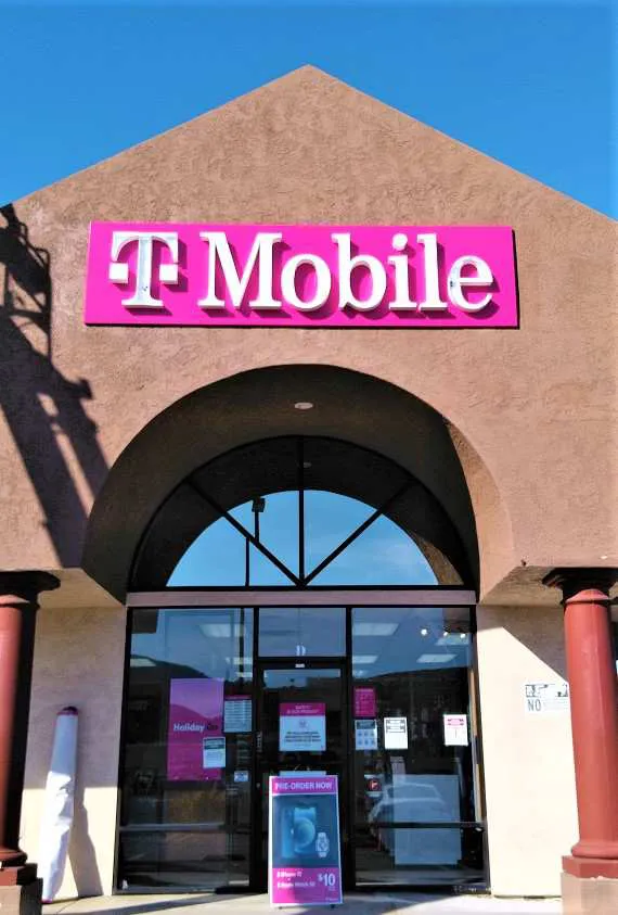 Exterior photo of T-Mobile store at Jamacha Rd & Cuyamaca College Dr W, El Cajon, CA