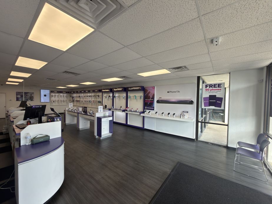 Metro by T-Mobile 5251 Timberhill Dr, - 5251 Timberhill Dr, 