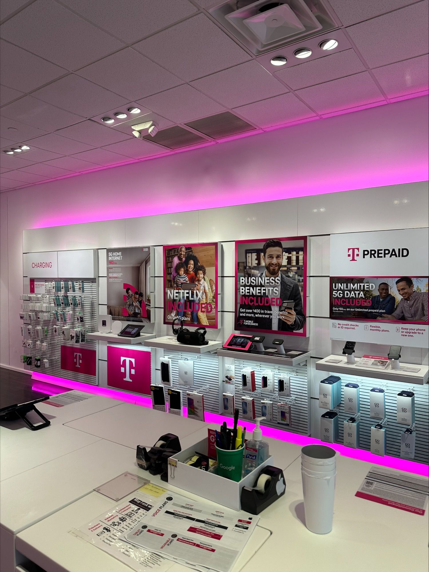 Mansfield Crossing T-Mobile Mansfield Crossing: Neighborhood Store in Mansfield, MA