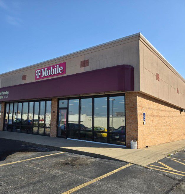Exterior photo of T-Mobile Store at Frey Ln & Lincoln Hwy, Fairview Heights, IL