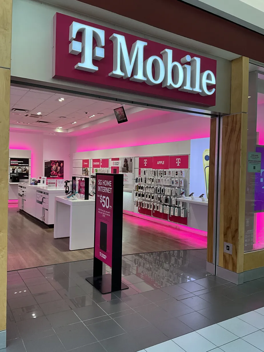 Exterior photo of T-Mobile Store at Brass Mill Center, Waterbury, CT