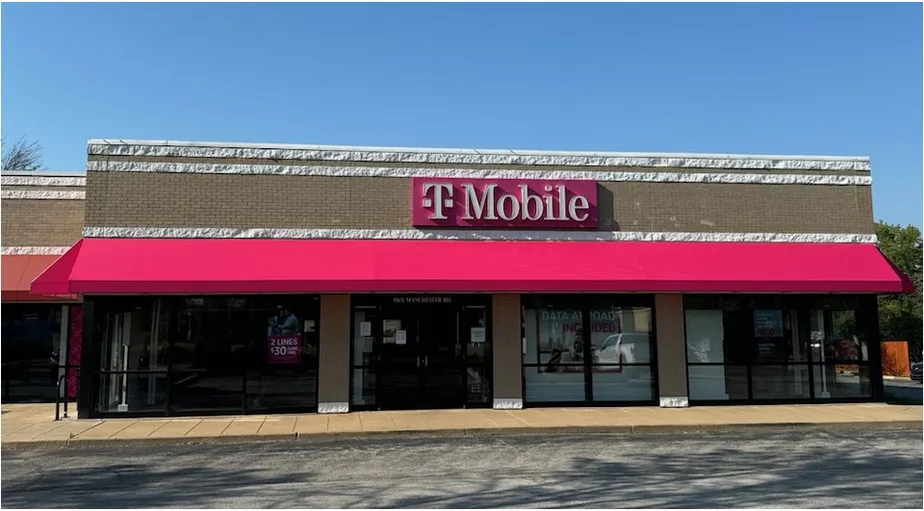  Exterior photo of T-Mobile Store at Manchester Rd & Mar El Ct, Ellisville, MO 