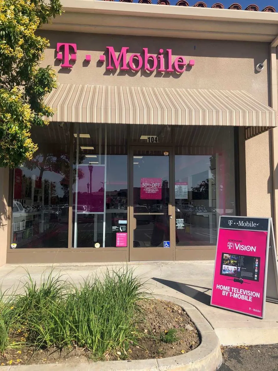 Exterior photo of T-Mobile store at Thousand Oaks & Pierce Arrow, Thousand Oaks, CA