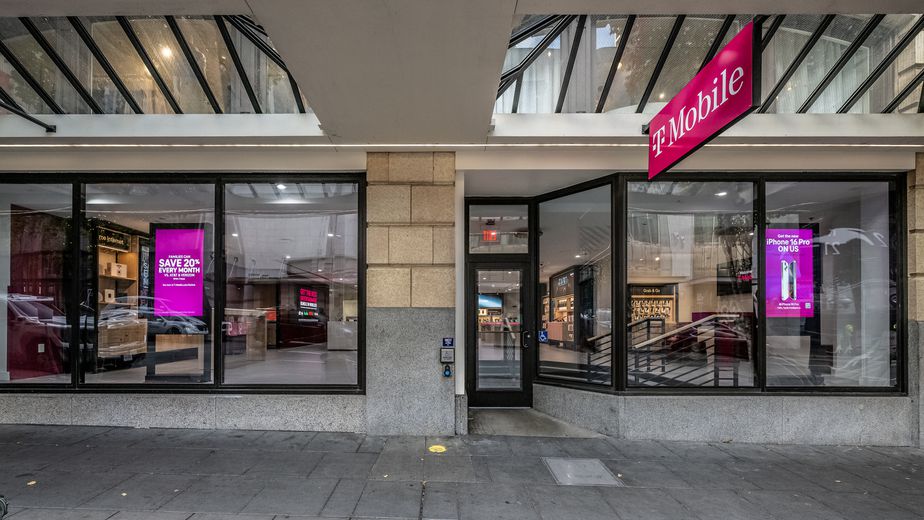 Exterior photo of T-Mobile Store at 6th & Pine, Seattle, WA