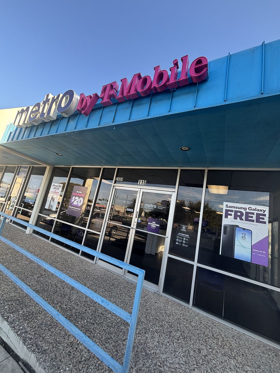 Metro by T-Mobile 1404 Clarewood Dr - 1404 Clarewood Dr 