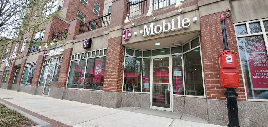 Exterior photo of T-Mobile store at Hancock & Huntley, Quincy, MA