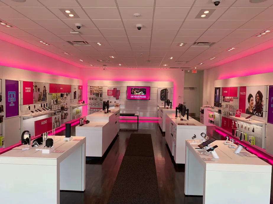 Interior photo of T-Mobile Store at Towne Blvd. & Village Drive, Middletown, OH