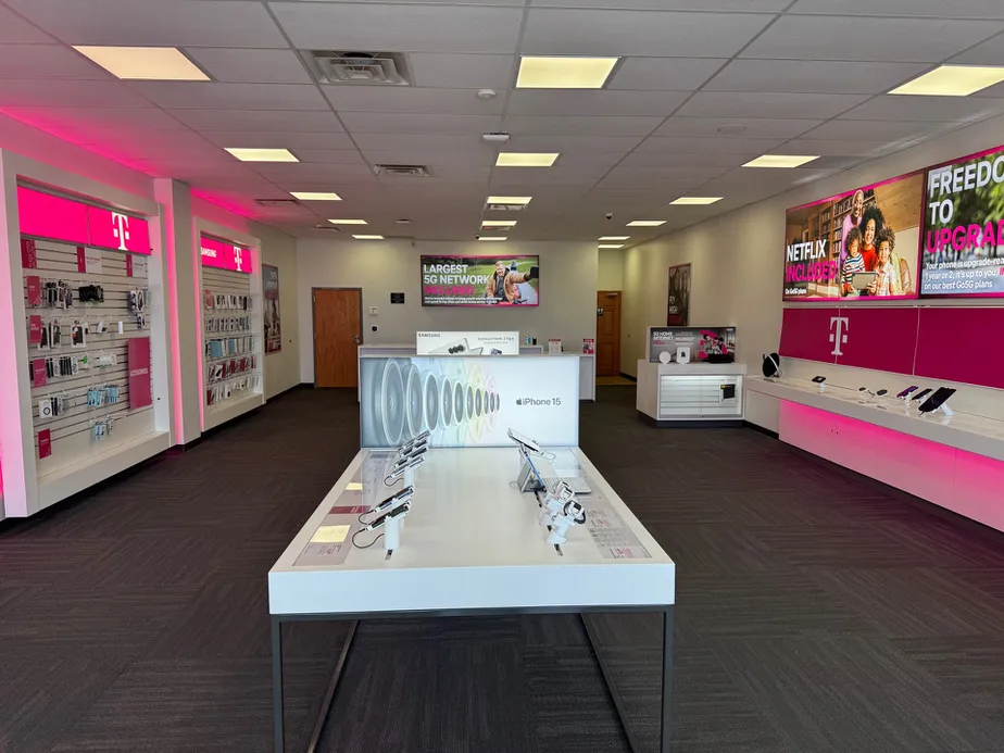  Interior photo of T-Mobile Store at Town & Country Shopping Center, Ontario, OH 
