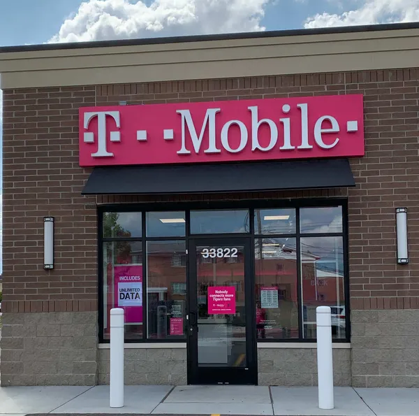 Smart Phones at TMobile Van Dyke & 14 Mile in Sterling Heights, MI