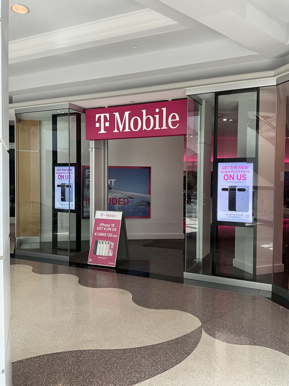 Exterior photo of T-Mobile Store at Towson Mall, Towson, MD