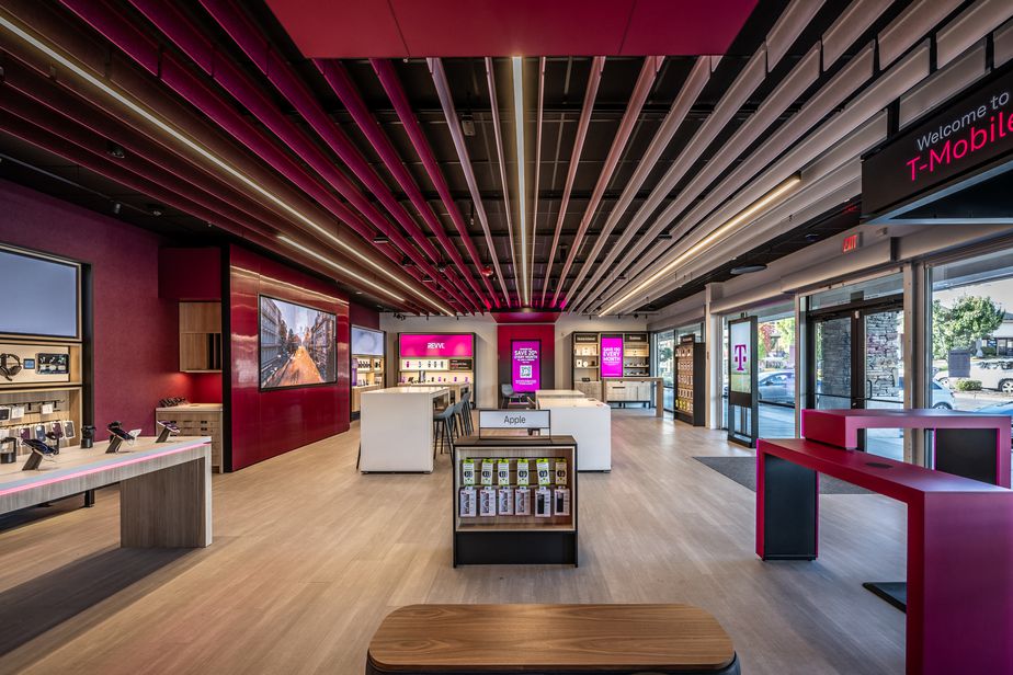 Interior photo of T-Mobile Store at 324th & Pacific Highway, Federal Way, WA