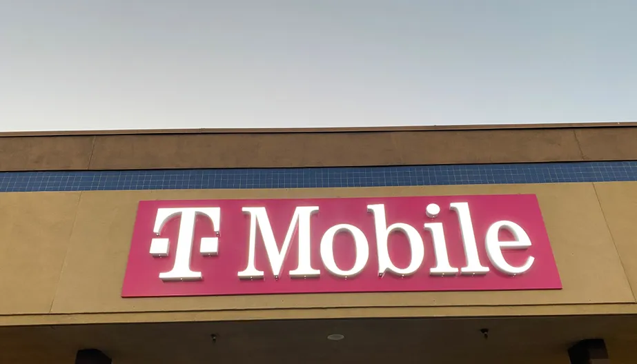  Exterior photo of T-Mobile Store at Bonanza & Eastern, Las Vegas, NV 