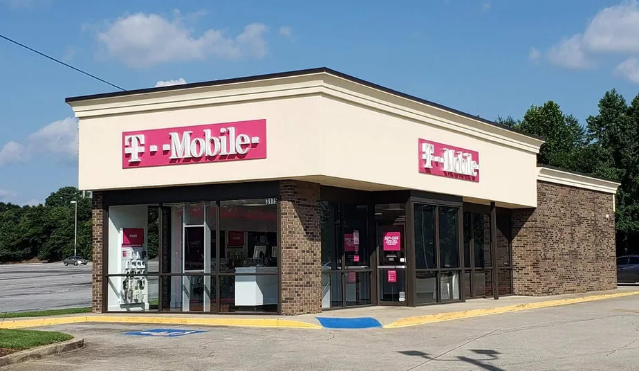  Exterior photo of T-Mobile store at Frontage Rd & Mundy Mill Rd 2, Gainesville, GA 