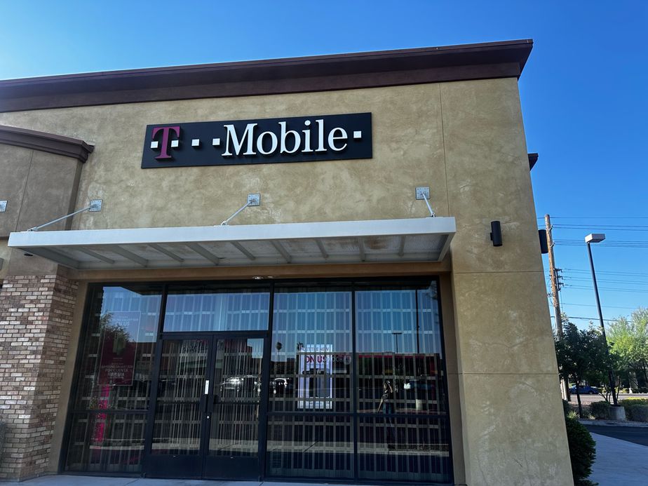 Exterior photo of T-Mobile Store at Southern & Alma School, Mesa, AZ