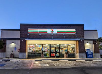 Image gallery for 7-Eleven