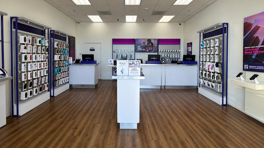 Metro by T-Mobile 1060 E Pacheco Blvd - 1060 E Pacheco Blvd 