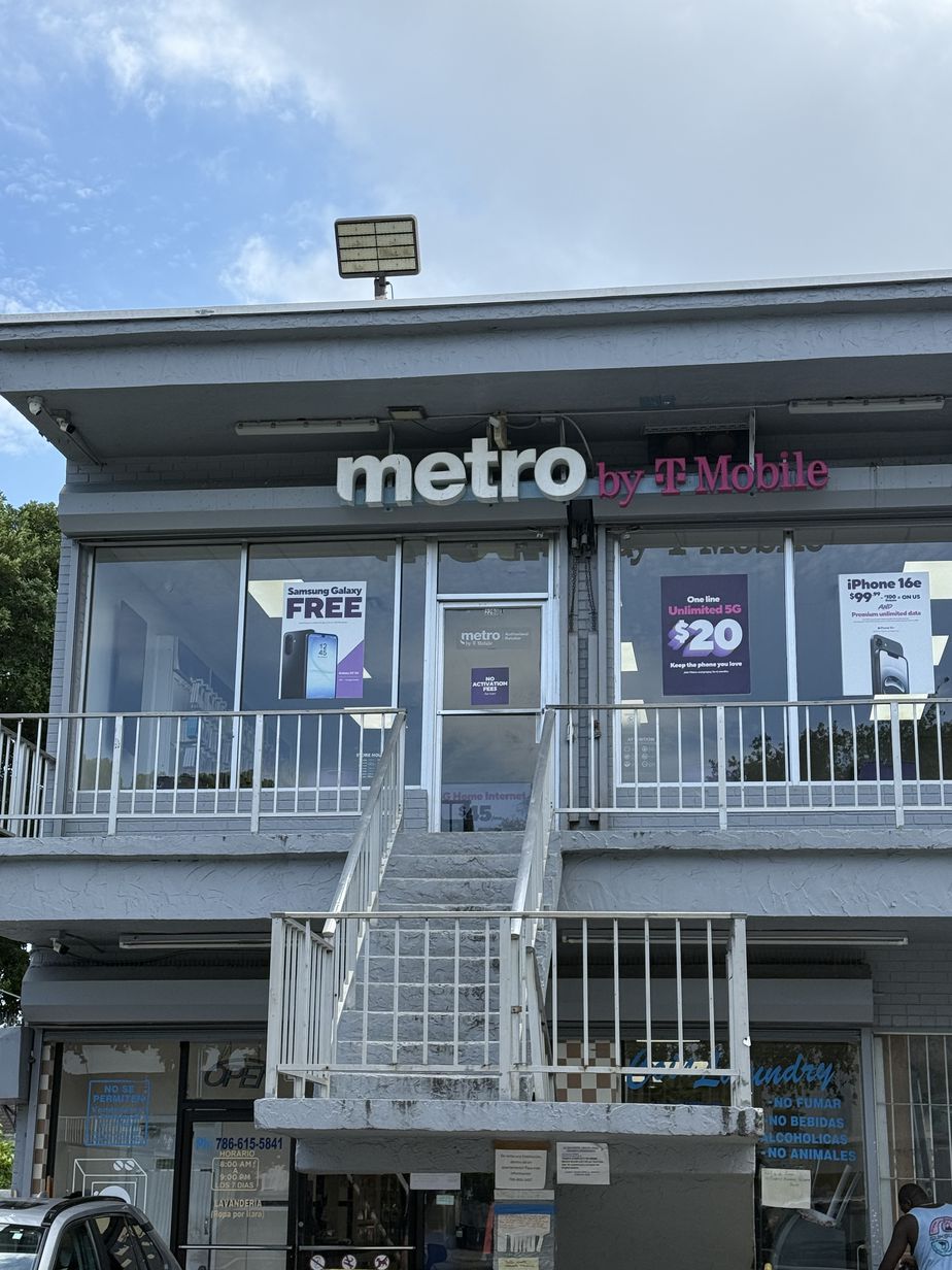 Metro by T-Mobile 2290 NW 28th St - 2290 NW 28th St 