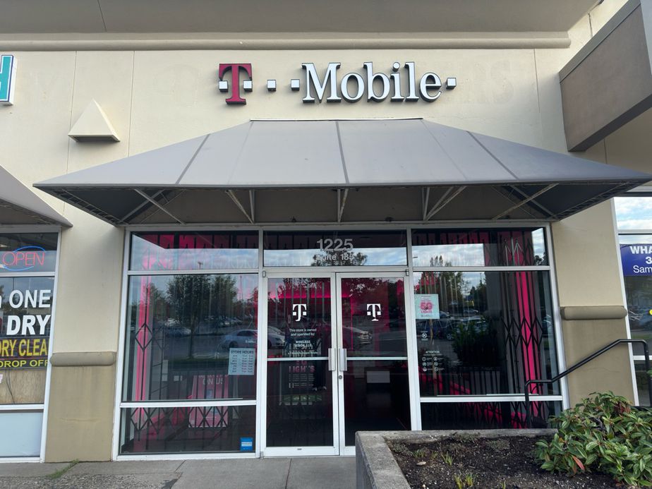 Exterior photo of T-Mobile Store at Sunset & Orleans, Bellingham, WA