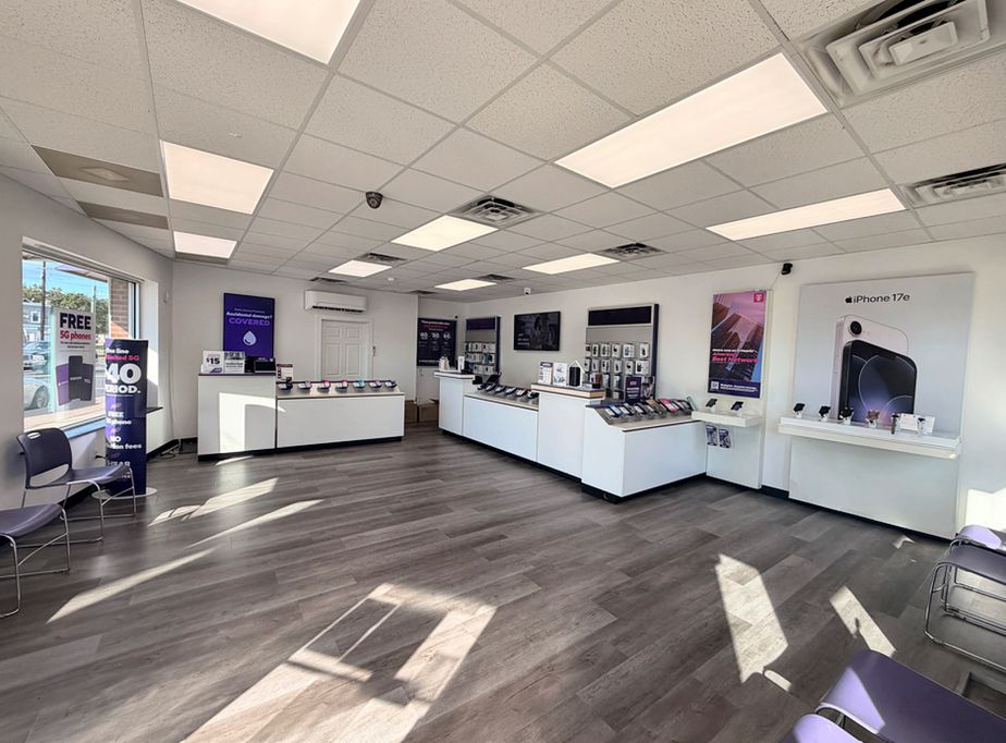 Metro by T-Mobile 1 E Scott St - 1 E Scott St 