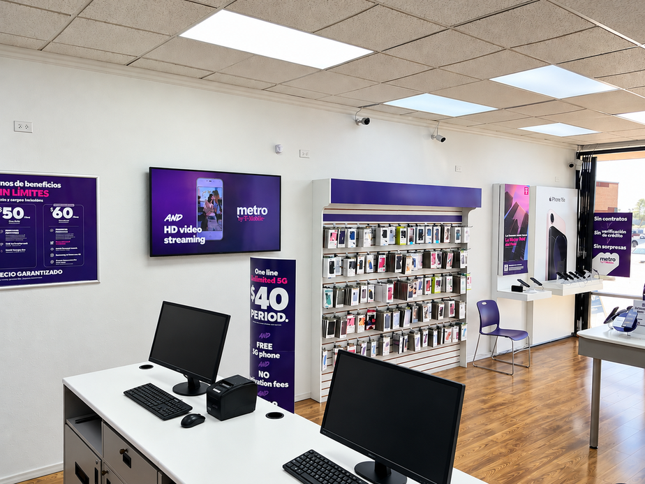 Metro by T-Mobile 9112 Camp Bowie West Blvd - 9112 Camp Bowie West Blvd 