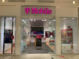 iPhone 15 Pro at T-Mobile Northshore Mall - Main Level