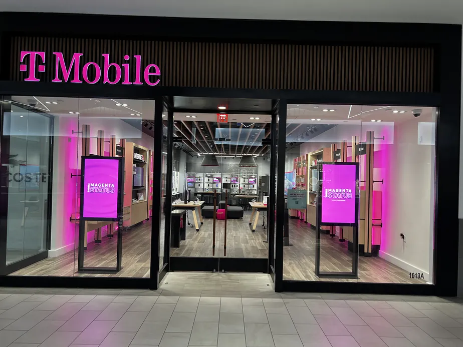  Exterior photo of T-Mobile Store at Town Center At Boca Raton, Boca Raton, FL 
