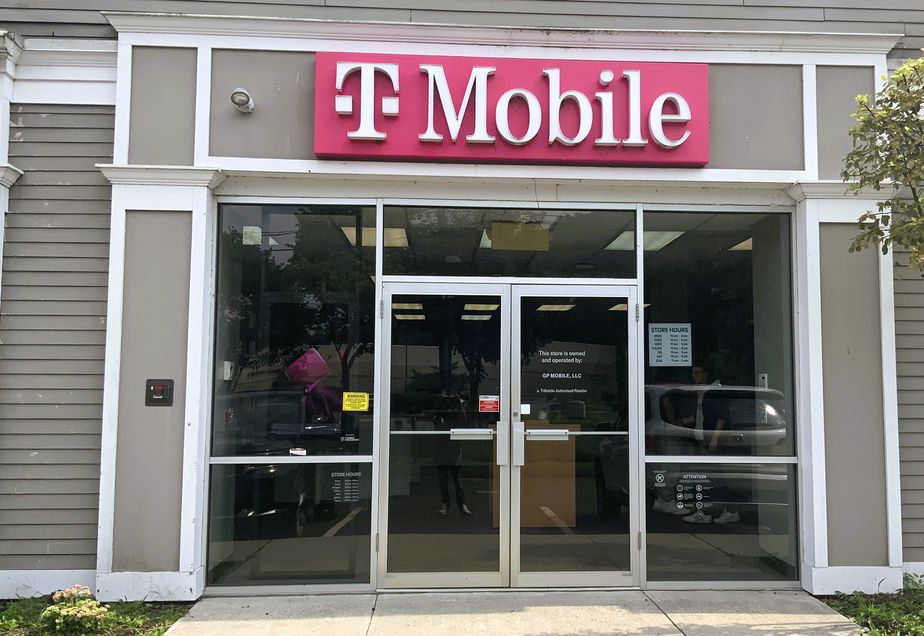 Exterior photo of T-Mobile Store at Federal Rd & White Turkey Rd, Brookfield, CT