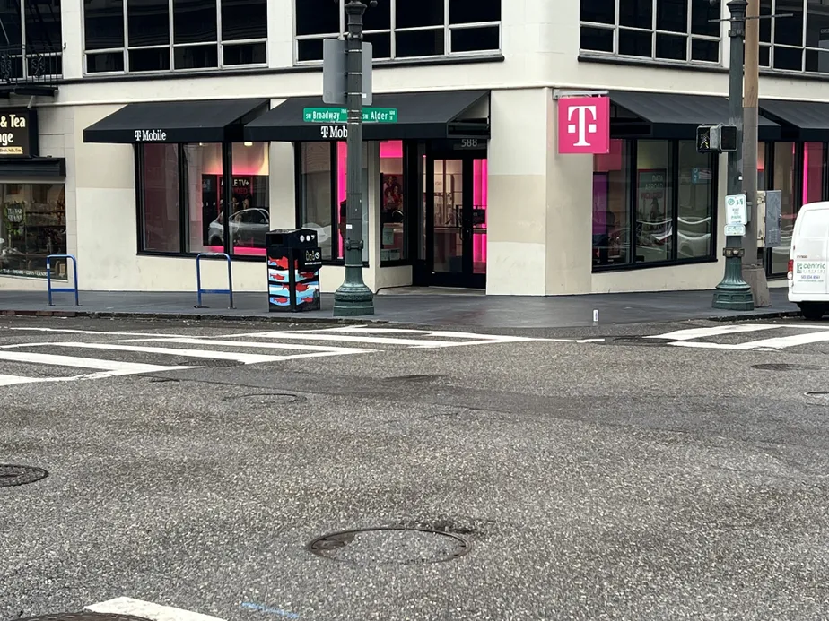  Exterior photo of T-Mobile Store at Broadway & Alder, Portland, OR 