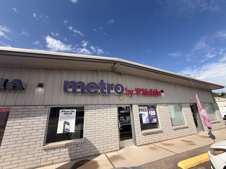 Metro by T-Mobile 1208 Columbus Rd , - 1208 Columbus Rd , 