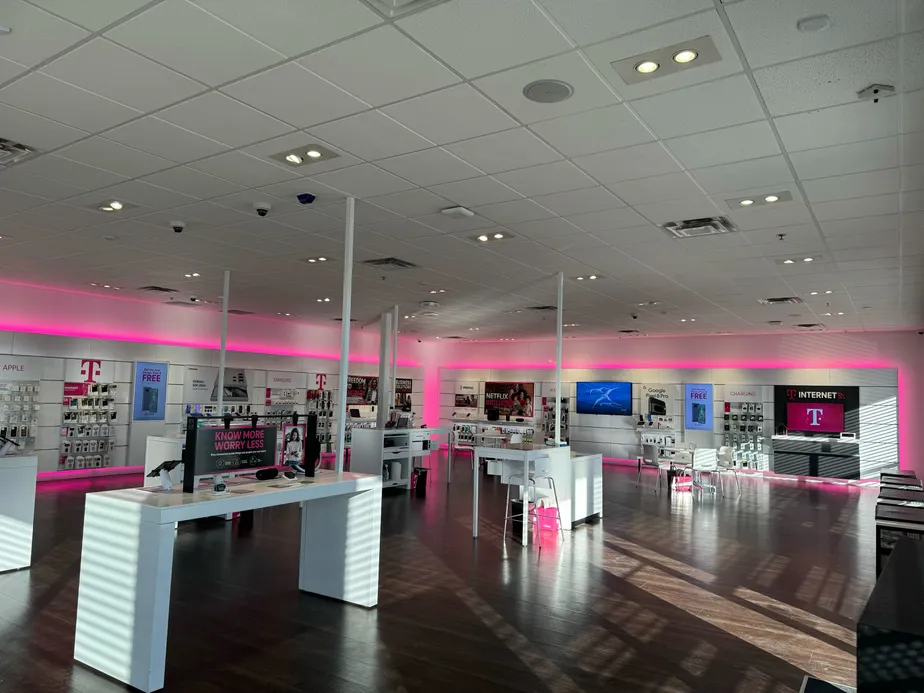  Interior photo of T-Mobile Store at Alliance- Presidio Town Center, Ft Worth, TX 