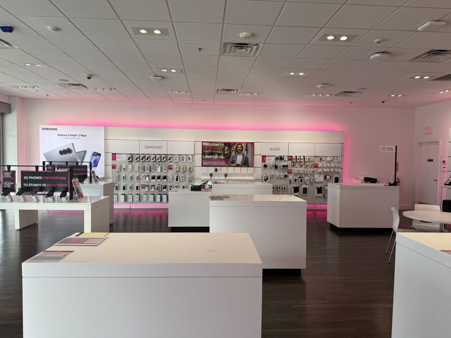 Interior photo of T-Mobile Store at Spring Stuebner Rd & Kuykendahl Rd, Spring, TX