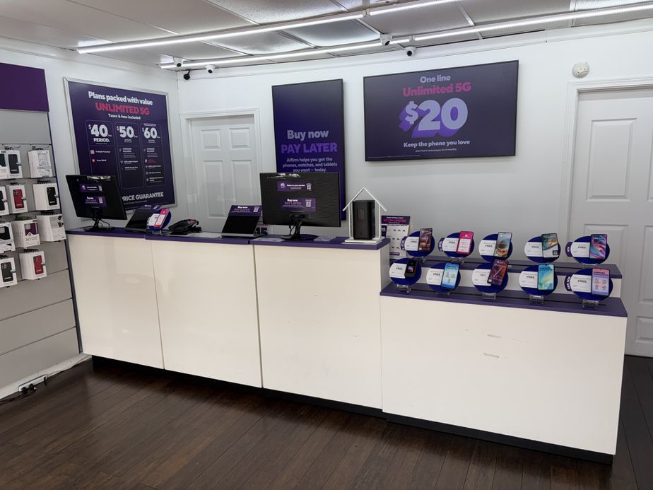 Metro by T-Mobile 3484 SW Cedar Hills Blvd - 3484 SW Cedar Hills Blvd
