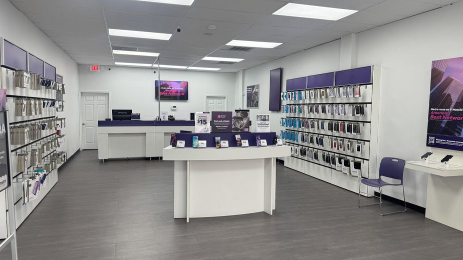 Metro by T-Mobile 2017 N Frazier St - 2017 N Frazier St 