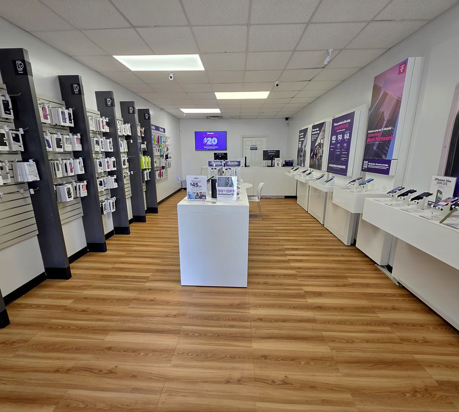 Metro by T-Mobile 57 N Main St - 57 N Main St