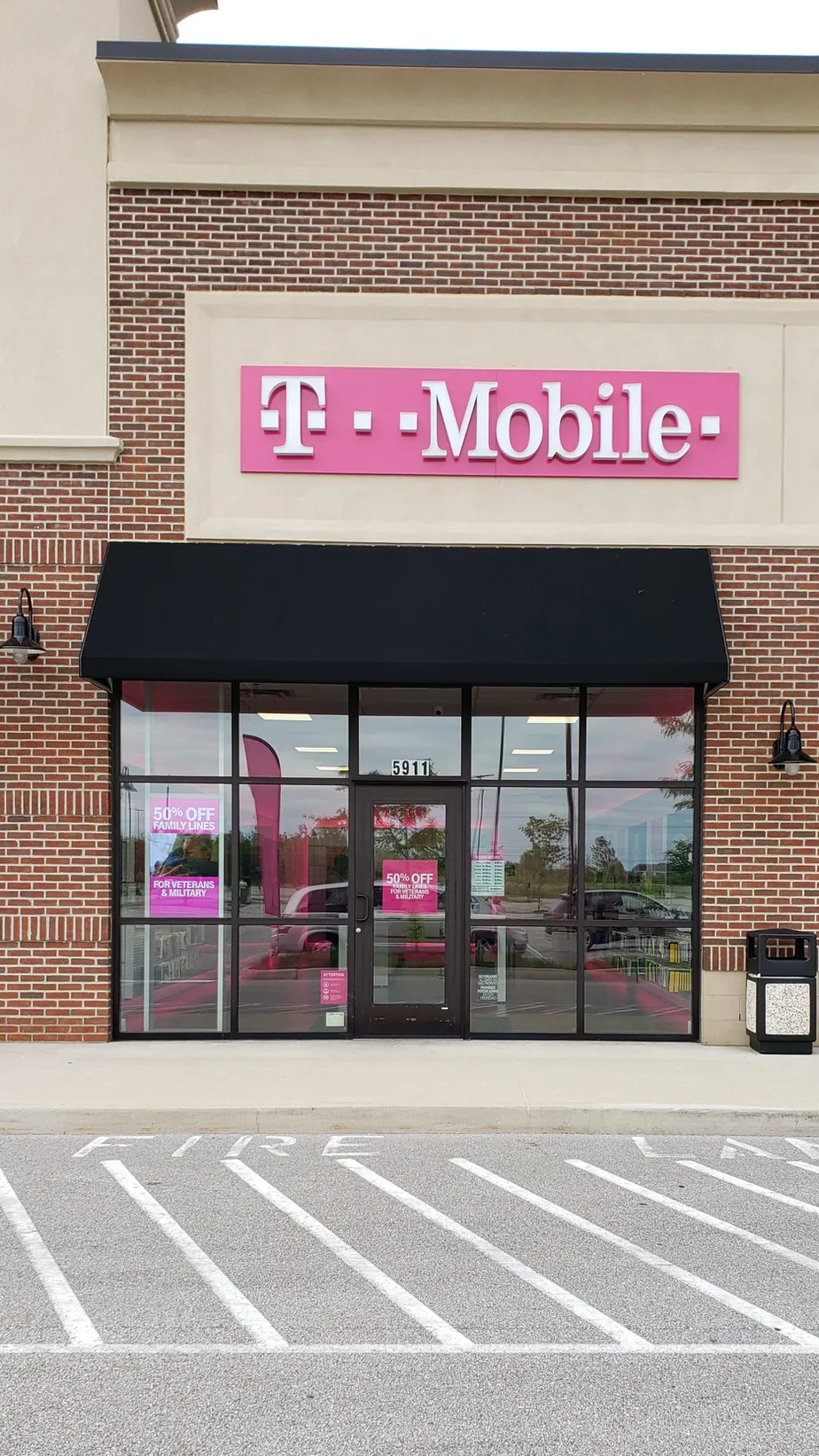 Exterior photo of T-Mobile store at State Rd 135 & Smokey Row Road, Bargersville, IN