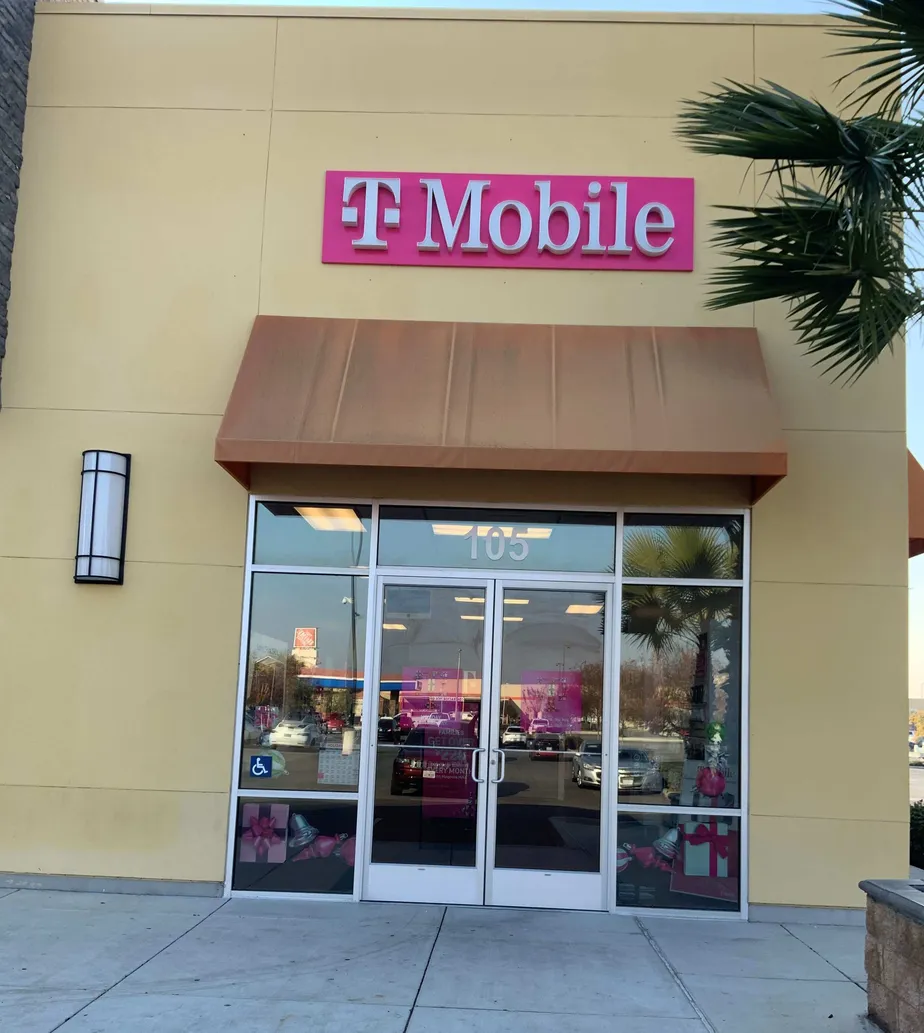Exterior photo of T-Mobile Store at Woollomes Ave & Dover Pkwy, Delano, CA